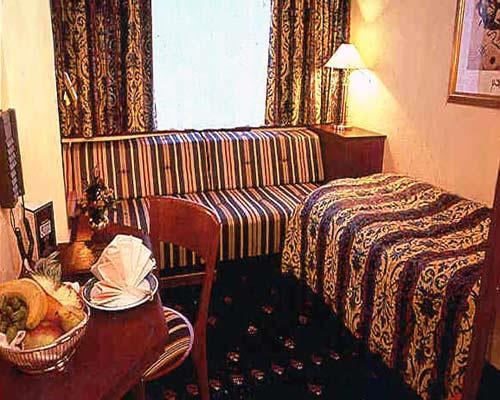 Scandic Karl Johan Oslo Room photo